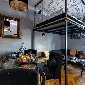 https://home-far-from-home.krakowhotelspoland.com